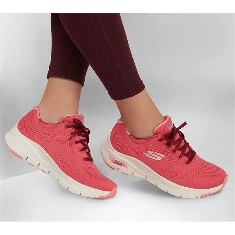 womens trainera
